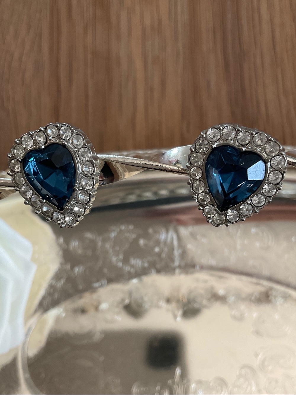 Vintage Unsigned Avon Heart Of The Ocean Blue Heart Costume Clip On